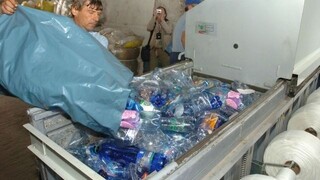 Malé obchody sa obávajú. Môže dôjsť k zahlteniu starých fliaš